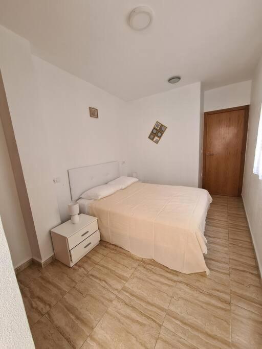 Beautiful Apartment With Patio Torrevieja Kültér fotó