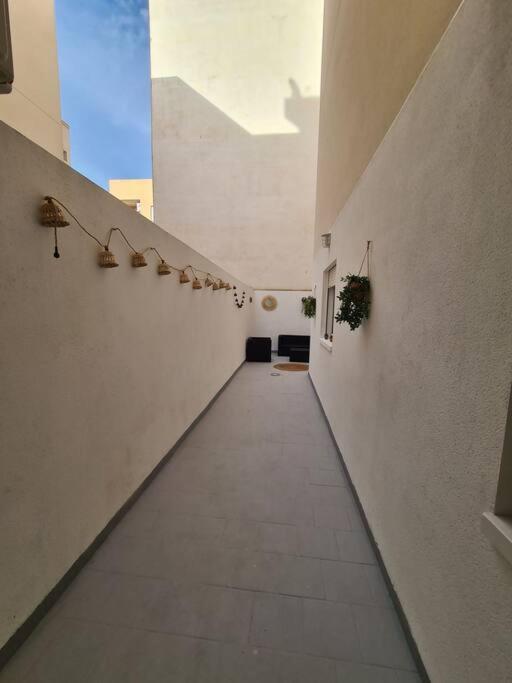 Beautiful Apartment With Patio Torrevieja Kültér fotó