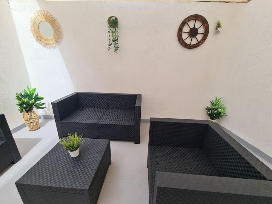 Beautiful Apartment With Patio Torrevieja Kültér fotó