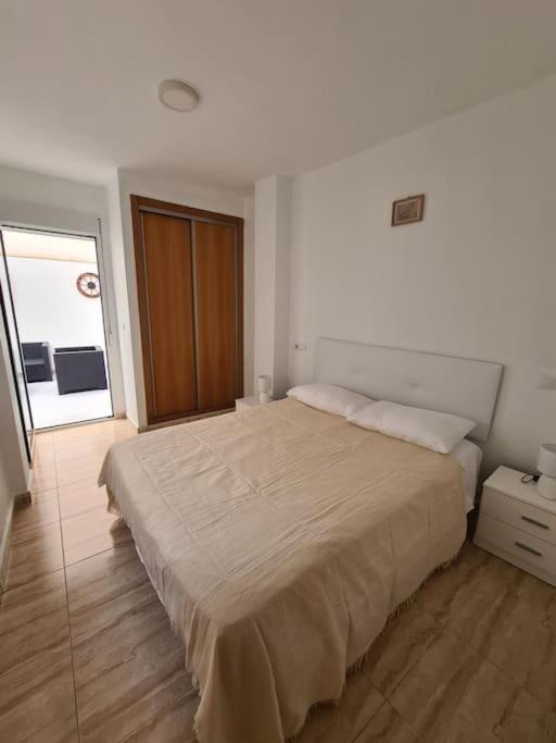 Beautiful Apartment With Patio Torrevieja Kültér fotó