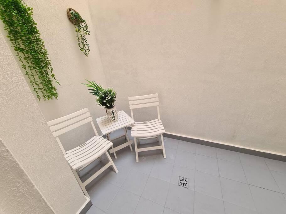 Beautiful Apartment With Patio Torrevieja Kültér fotó
