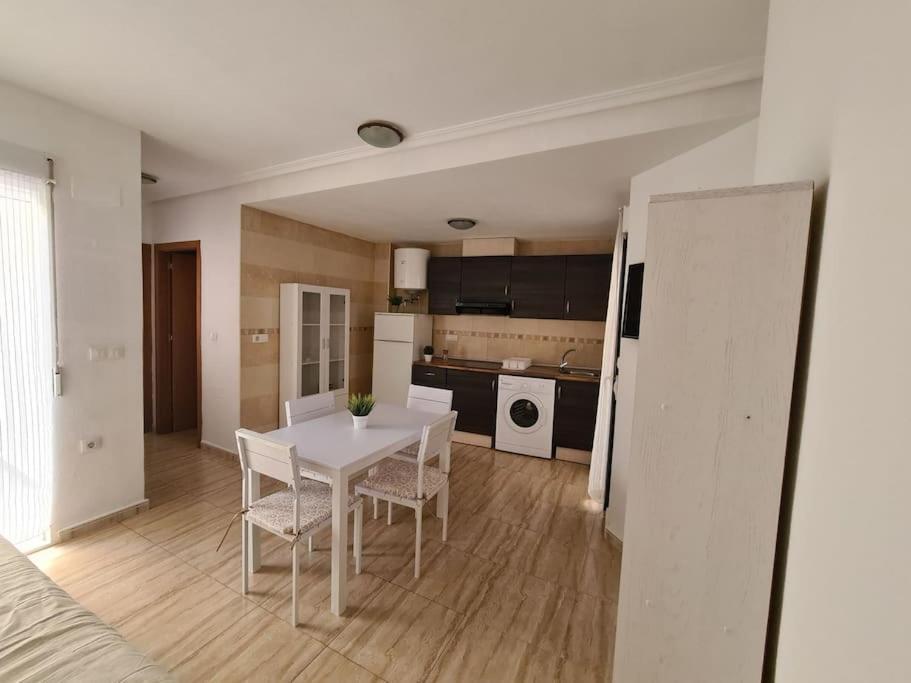 Beautiful Apartment With Patio Torrevieja Kültér fotó