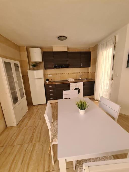 Beautiful Apartment With Patio Torrevieja Kültér fotó