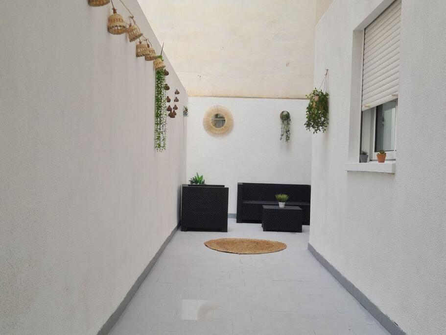Beautiful Apartment With Patio Torrevieja Kültér fotó