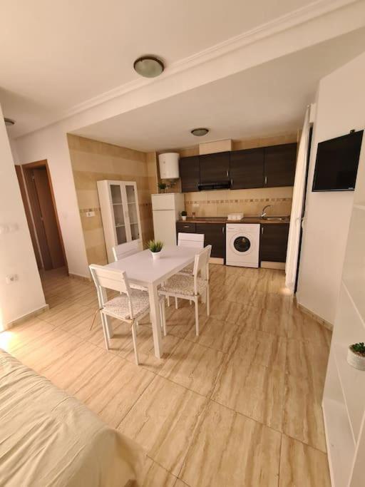 Beautiful Apartment With Patio Torrevieja Kültér fotó